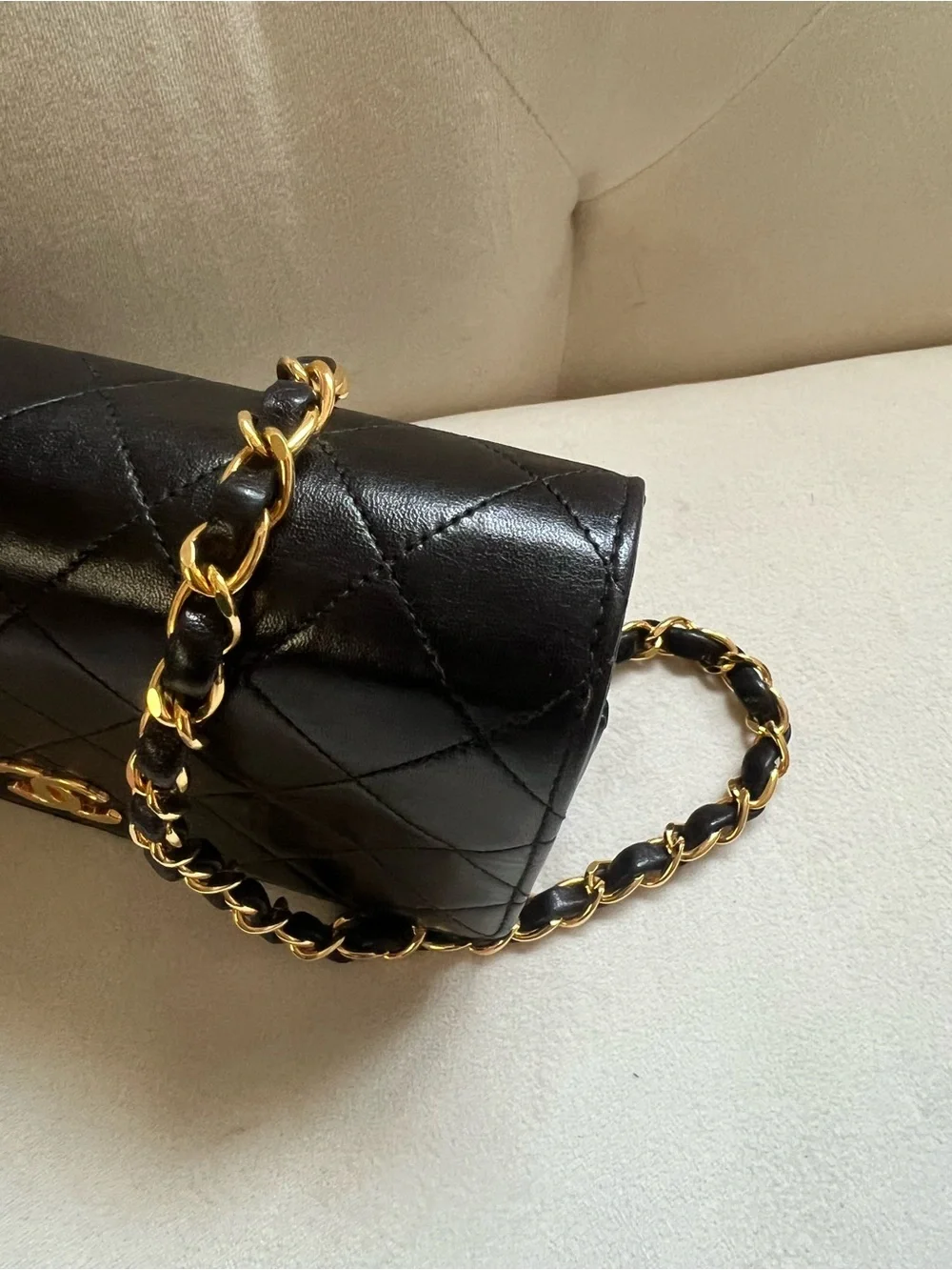 🖤🖤Chanel Vintage Black Quilted Lambskin Full Flap 24k Gold Plated hardware